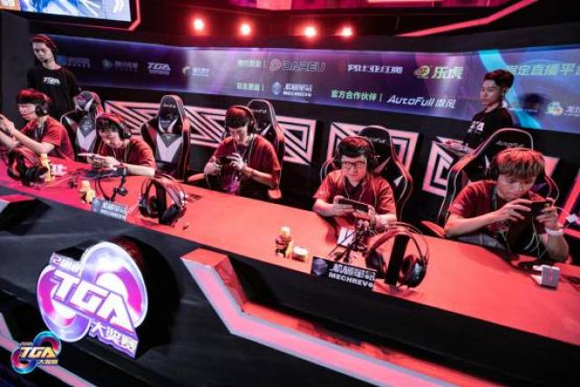 中国女子高 中国女子高